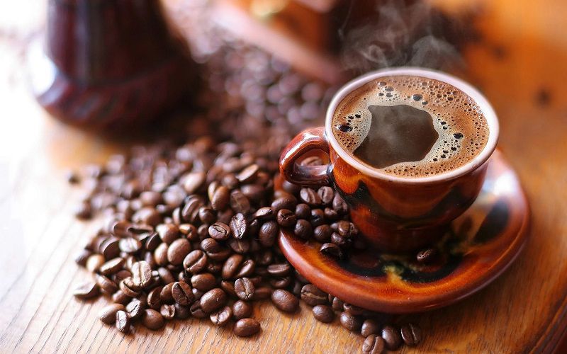 Thưởng thức ly cà phê nguyên chất là trải nghiệm không thể bỏ lỡ.